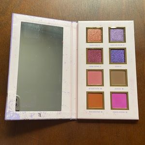 Alamar Spanglish eyeshadow palette